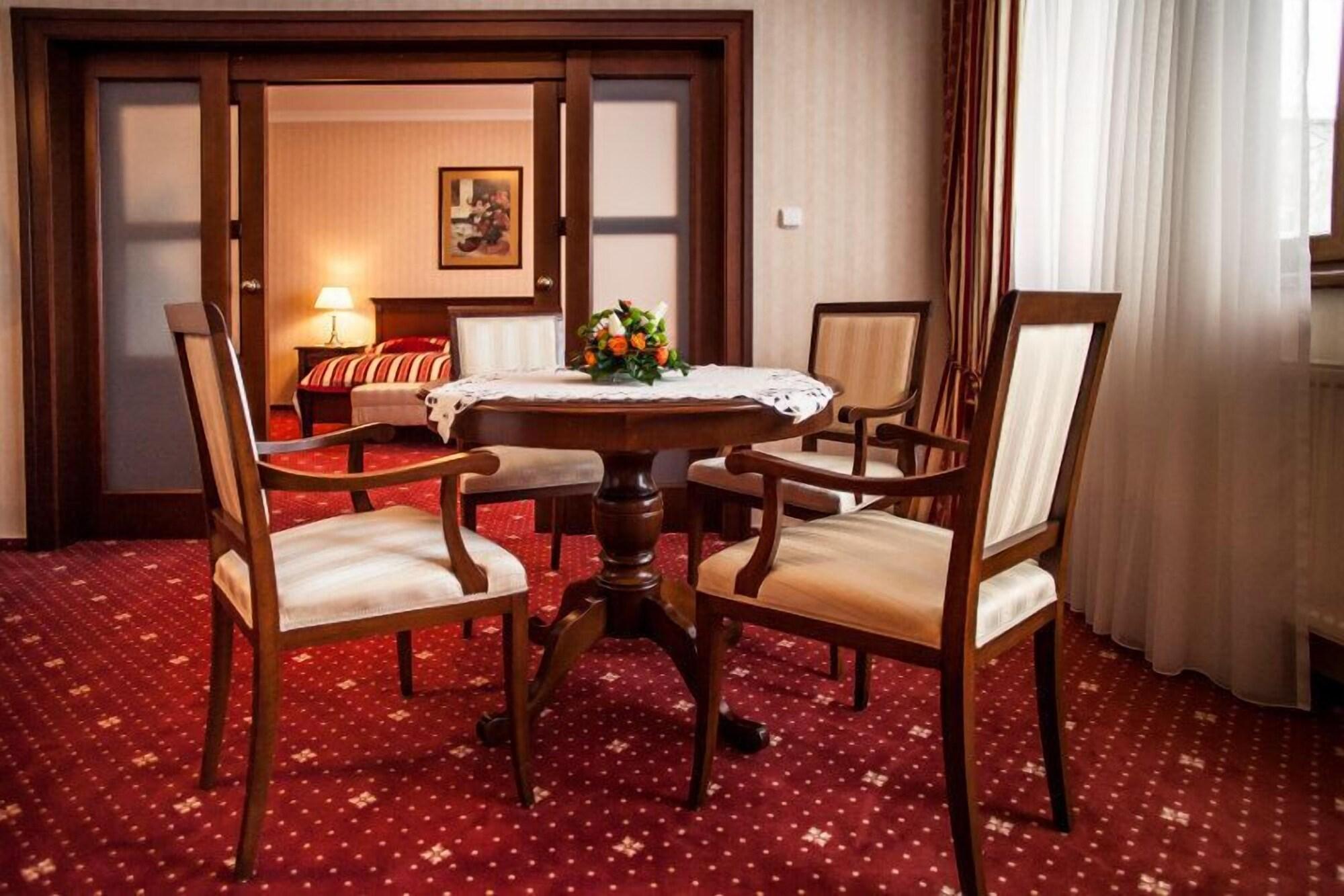 Grand Hotel Bellevue วิสโซเค ดาตรี ภายนอก รูปภาพ