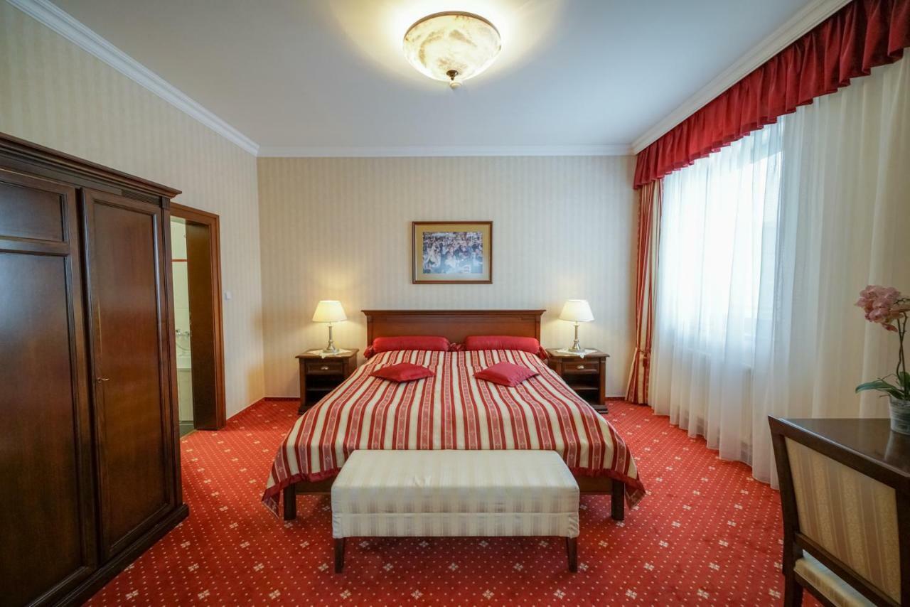 Grand Hotel Bellevue วิสโซเค ดาตรี ภายนอก รูปภาพ