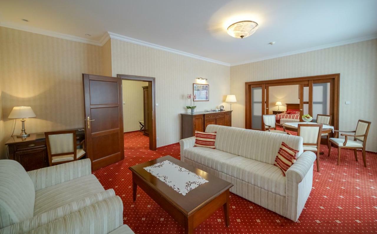 Grand Hotel Bellevue วิสโซเค ดาตรี ภายนอก รูปภาพ